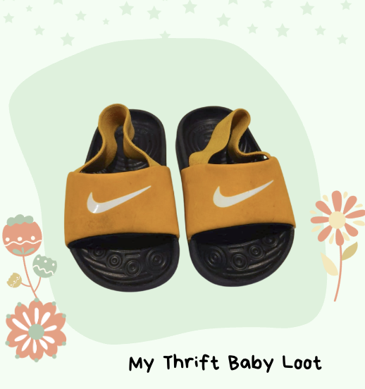 Preloved Nike baby slippers ( 9-12 months )
